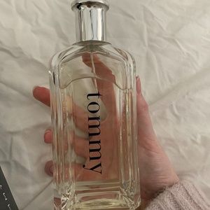 Tommy Hilfiger perfume